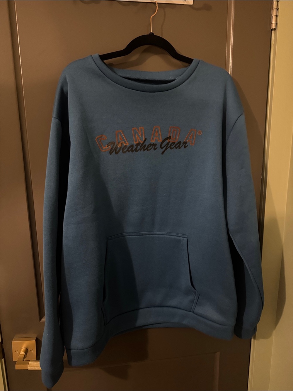 Women’s Canada Weather Gear Blue Crewneck Sweatshirt - like new - XL